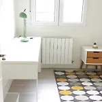 Old Town Vi By Aston Apartment